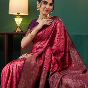 Red Silk Blend Woven Woven Saree
